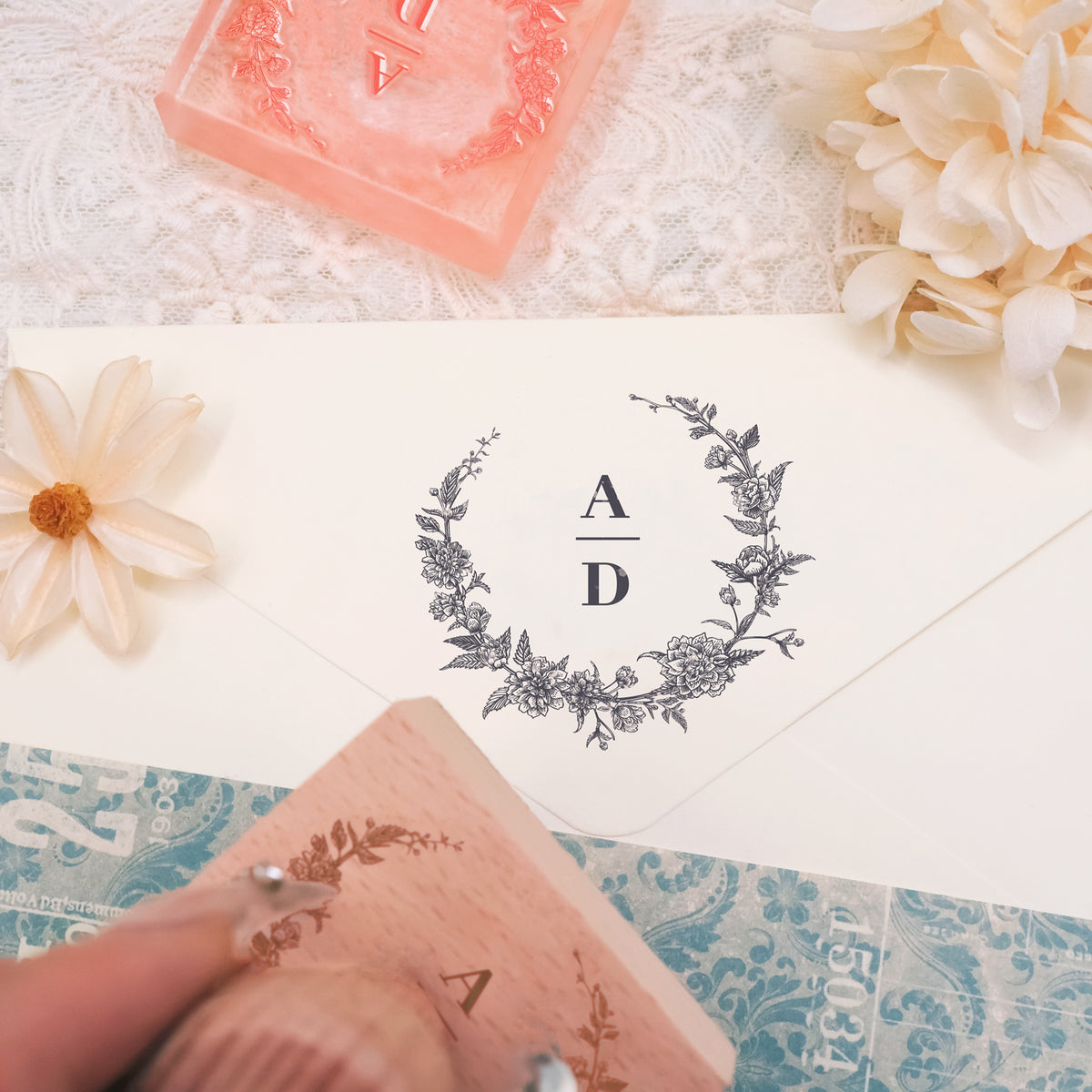 Personalisierter Botanischer Hochzeits-Monogramm Gummistempel (18 Designs)3