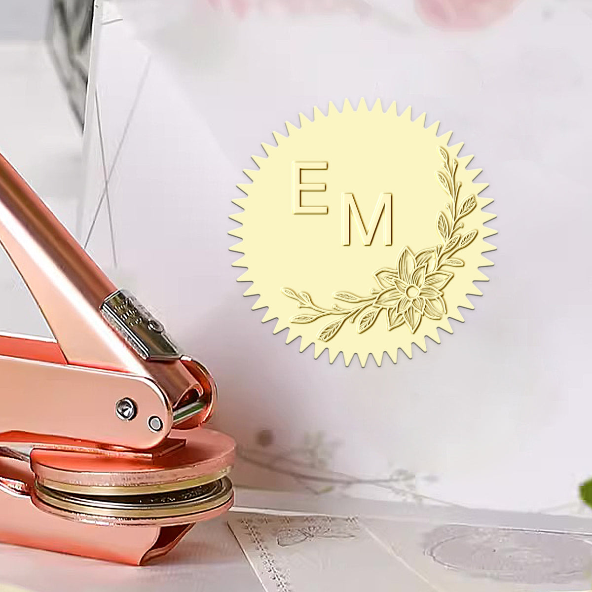 Personalisierte Botanische Initialen Hochzeit Monogramm Prägezange - Style 4 Personalisierte Botanische Initialen Hochzeit Monogramm Prägezange - Style 414 21